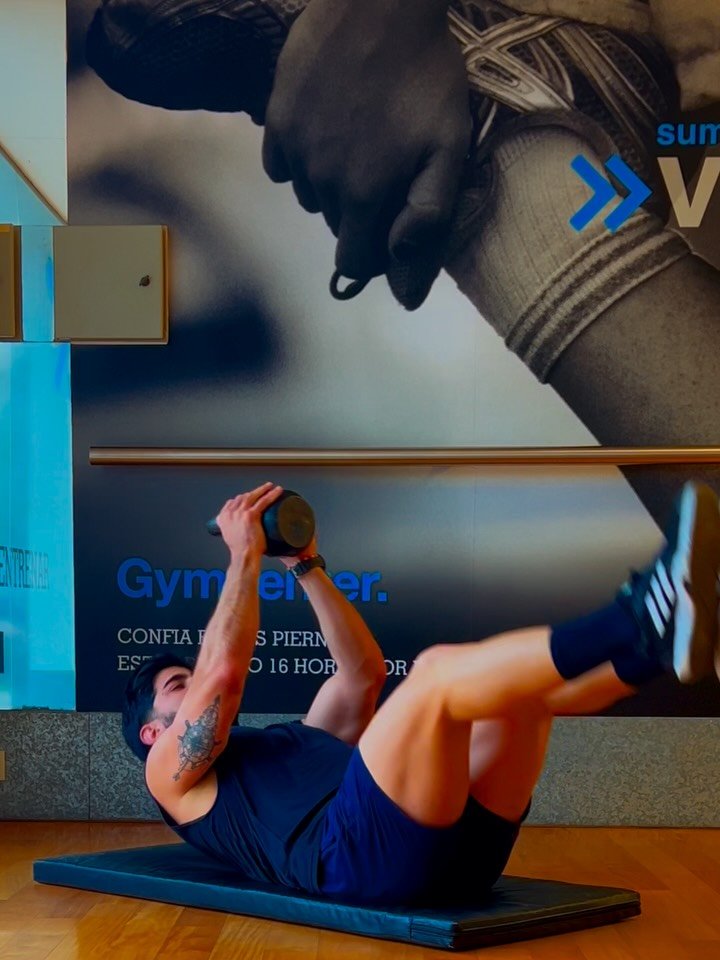 Circuito de treino inclui exercícios variados e desafio de 4 voltas em 10 repetições