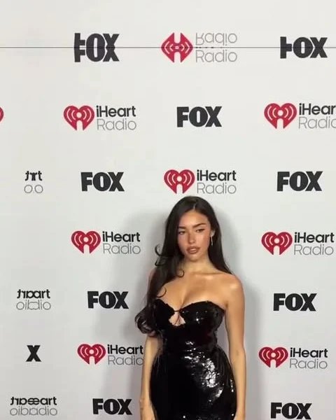 Madison Beer impressiona com estilo ao usar botas Mawma em vídeo viral no TikTok