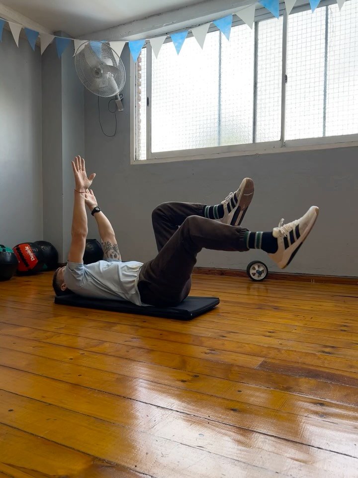 Bicho morto: exercício eficaz para fortalecer o core e melhorar a postura