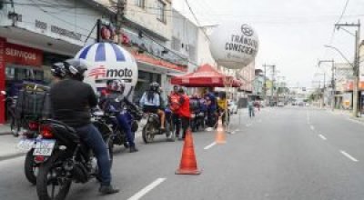 14-05-2026-Acao-educativa-para-motociclistas-na-Yamaha-da-Parada-40-Foto-Jonnathan-Smith-13-300x199.jpeg