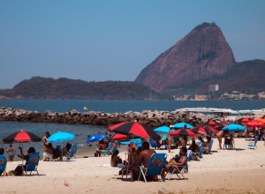 1777721779_Final-de-semana-tera-17-praias-recomendadas-ao-ban0016506800202605020830.png