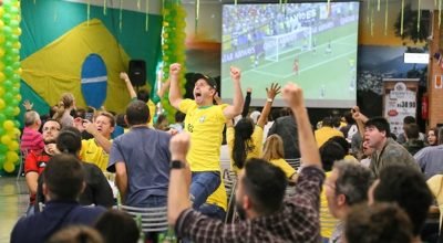 1782245391_torcedores-assistindo-jogo-do-brasil-na-copa-do-mundo-2018.jpg