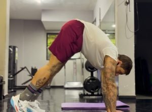 Abdômen de cimento: a nova tendência no universo fitness e suas implicações para a saúde