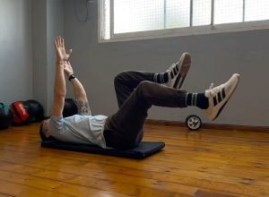 Bicho morto: exercício eficaz para fortalecer o core e melhorar a postura