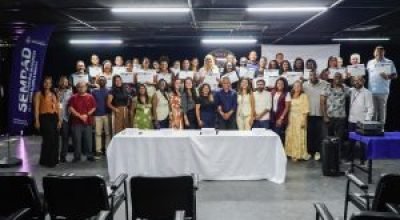 18-04-2026-Entrega-de-certificado-Encontro-SEMPAD-em-rede-no-LavourAo-Foto-Jonnathan-Smith-20-300x19.jpeg