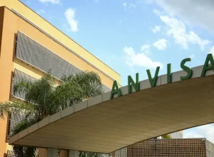 Anvisa-recolhe-molho-de-tomate-suspeito-de-conter-0016210700202601081826.webp.webp