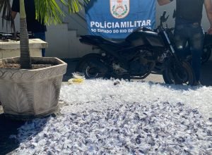 Boneco-e-preso-com-drogas-em-Itaborai0016516200202605051235.jpg