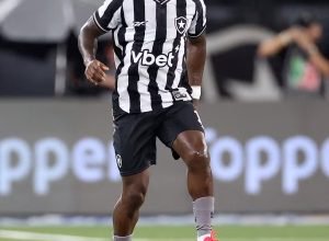 Botafogo-pode-rescindir-contrato-de-Bastos-apos-su0016721200202607181421.jpg