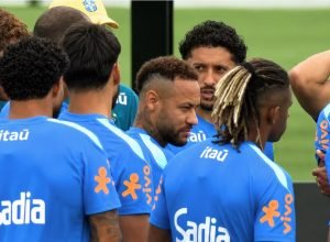 Brasil-treina-com-elenco-completo-para-encarar-o-J0016668200202606271534.jpg