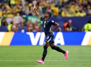 Brasil-vence-Haiti-por-3-a-0-e-conquista-lideranca0016649300202606200014.jpg