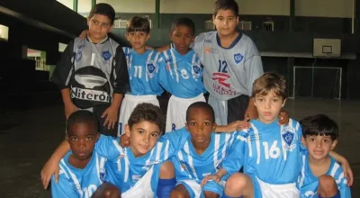 Carregando-o-nome-de-Sao-Goncalo-Vini-Jr.-vira-maior-esperanca-do-hexa.webp.webp