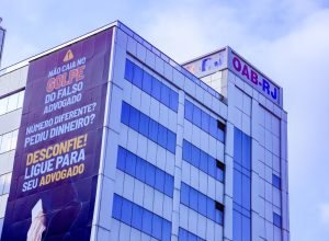 Com-outdoor-de-15-metros-OAB-RJ-reforca-campanha-c0016626300202606111157.jpg