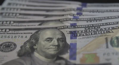 Dolar-fecha-em-R-516-e-atinge-menor-valor-em-20-me0016320300202602231901.webp.webp
