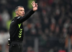 Equipe-de-arbitragem-do-jogo-de-estreia-do-Brasil-0016624400202606101442.jpg