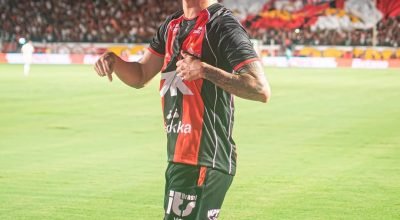 Flamengo-perde-para-o-Vitoria-e-esta-fora-da-Copa-0016544800202605142342.jpg