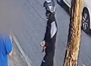 Homem-tem-alianca-roubada-enquanto-varre-calcada-n0016624600202606101459.jpg