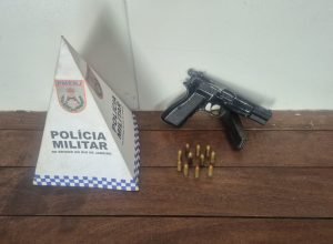 Idoso-e-preso-ameacando-pessoas-com-uma-pistola-na0016494700202604281419.jpg