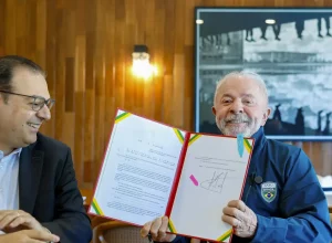 Lula-sanciona-lei-que-garante-renovacao-automatica0016611200202606052229.webp.webp
