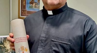 Monsenhor-Andre-Sampaio-um-dos-novos-Missionario-da-Misericordia-Divulgacao-e1727833355316.jpg