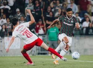 Na-estreia-de-Hulk-Fluminense-sofre-e-consegue-emp0016720200202607172217.jpg