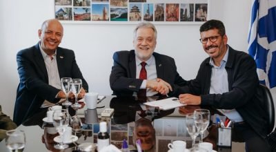 O-Vice-reitor-da-UFF-Fabio-Passos-o-reitor-Antonio-Claudio-e-o-secretario-da-Educacao-Bira-Marques-f.jpeg