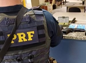 PRF-apreende-arma-de-fogo-e-dezenas-de-municoes-em0016489200202604270945-1140x586-1.jpg