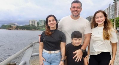 Paulo-Pereira-professor-de-matematica-com-sua-esposa-Natalia-Barrozo-e-filhos-Giulia-e-Paulo-Ricardo.jpeg