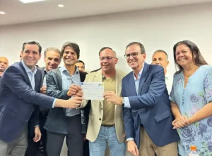 Prefeito-de-Arraial-do-Cabo-deixa-o-PL-e-oficializa-entrada-no-PSD-e-apoio-a-Eduardo-Paes.webp.webp