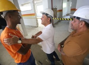 Prefeito-visita-as-obras-da-Escola-Municipal-Lucilia-Gomes-Lucas-Benevides-5.jpeg