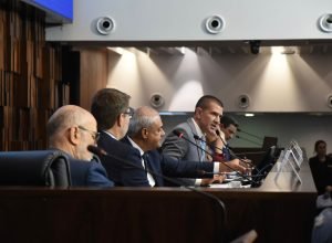 Presidente-da-Alerj-propoe-criacao-de-piso-de-R-3-0016598100202606012219.jpg