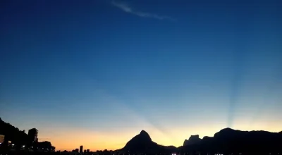 RJ_Rio-de-Janeiro-por-do-sol-na-lagoa-Rodrigo-de-freitas-7-2-25-Carolina-Pinheiro-Garcia-site.webp.webp