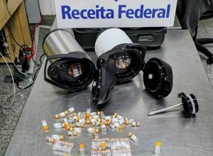 Receita-Federal-apreende-mais-de-300-ampolas-de-me0016458900202604151537.jpg