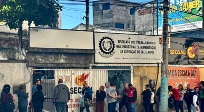 Trabalhadores-enfrentam-fila-quilometrica-para-rem0016712600202607151341.jpg