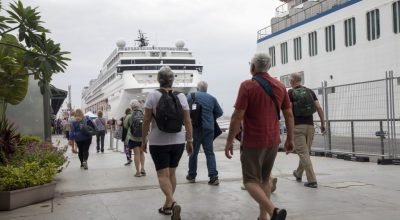 Turistsas-no-Pier-Maua-1024x683.jpeg