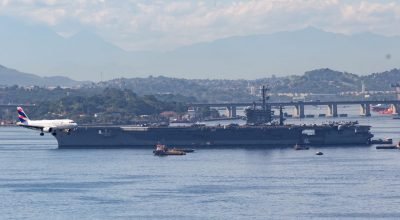 USS-Nimitz-na-Baia-de-Guanabara.jpeg