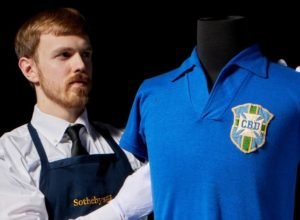 Uniforme-usado-pelo-Rei-Pele-no-final-da-Copa-do-M0016600100202606021329.jpg