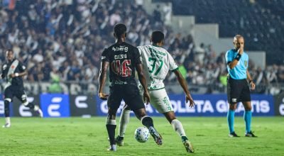Vasco-domina-mas-cede-empate-a-Chapecoense-nos-acr0016277300202602052349.jpg