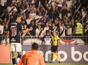 Vasco-vence-o-Olimpia-e-ganha-folego-para-o-classi0016502500202604302119.jpg