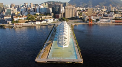 Vista-aerea-do-Porto-Maravilha-e-do-Museu-do-Amanha-Foto-Bruno-Bartholini.png
