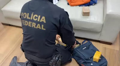 dinheiro-embaixo-de-sofa.png