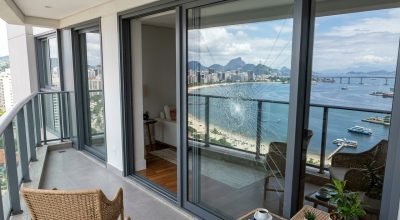 freepik_porta-de-varanda-com-vidr_2784379860.jpeg