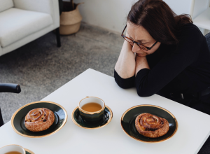 menopausa_mulher_dieta_1200_calorias.png